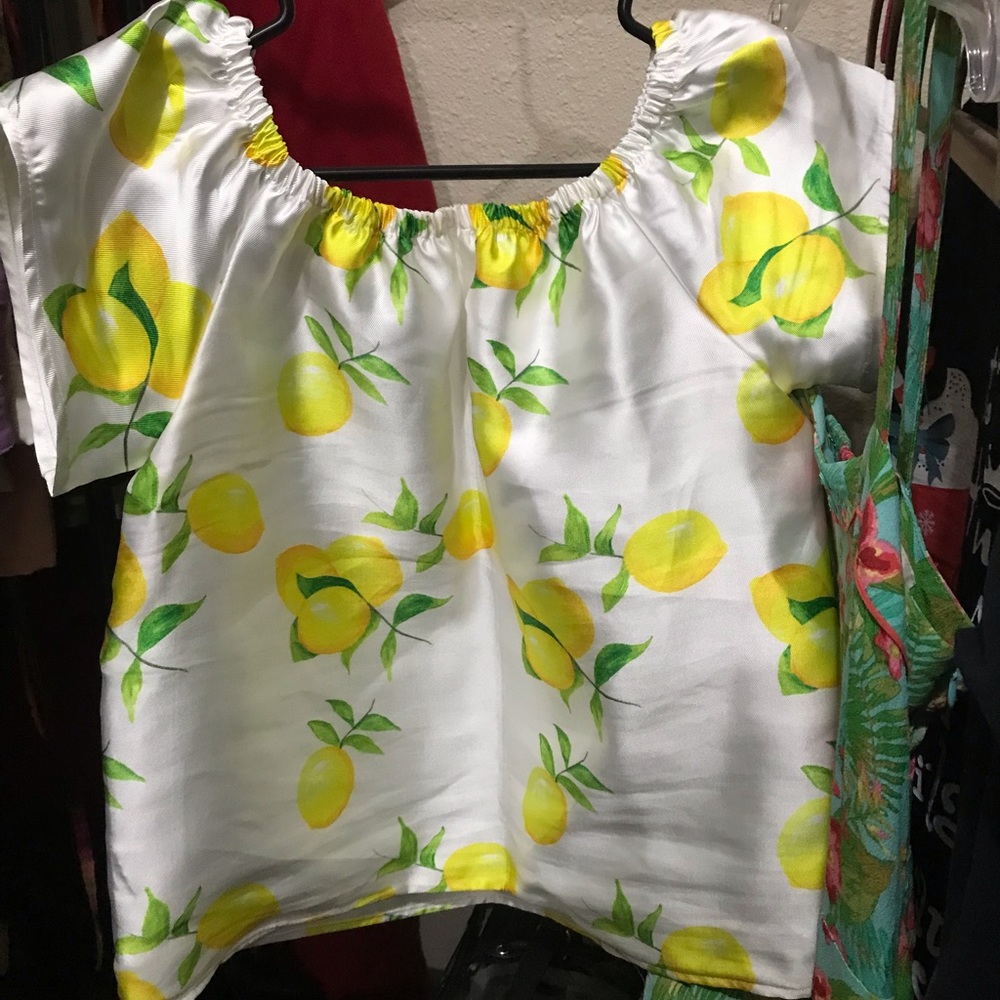 Very cute spring/summer lemon top